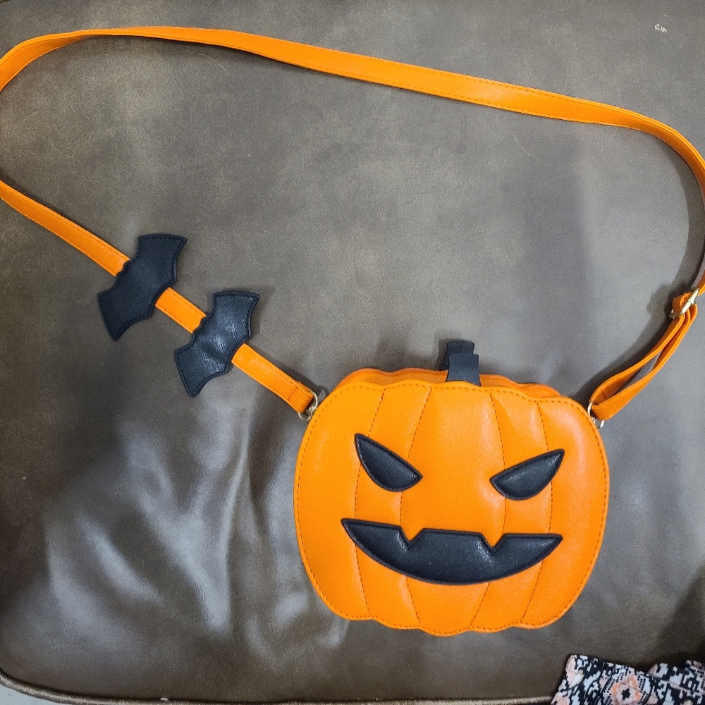 Pumpkin purse like new barely used